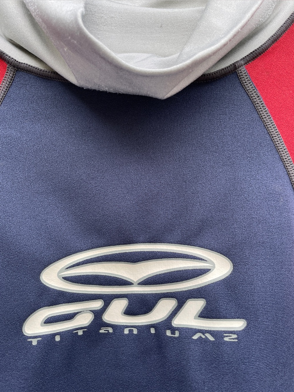Gul International Titanium 2 Rash Guard, Size XL, Gray/Navy/Red - Picture 2 of 8